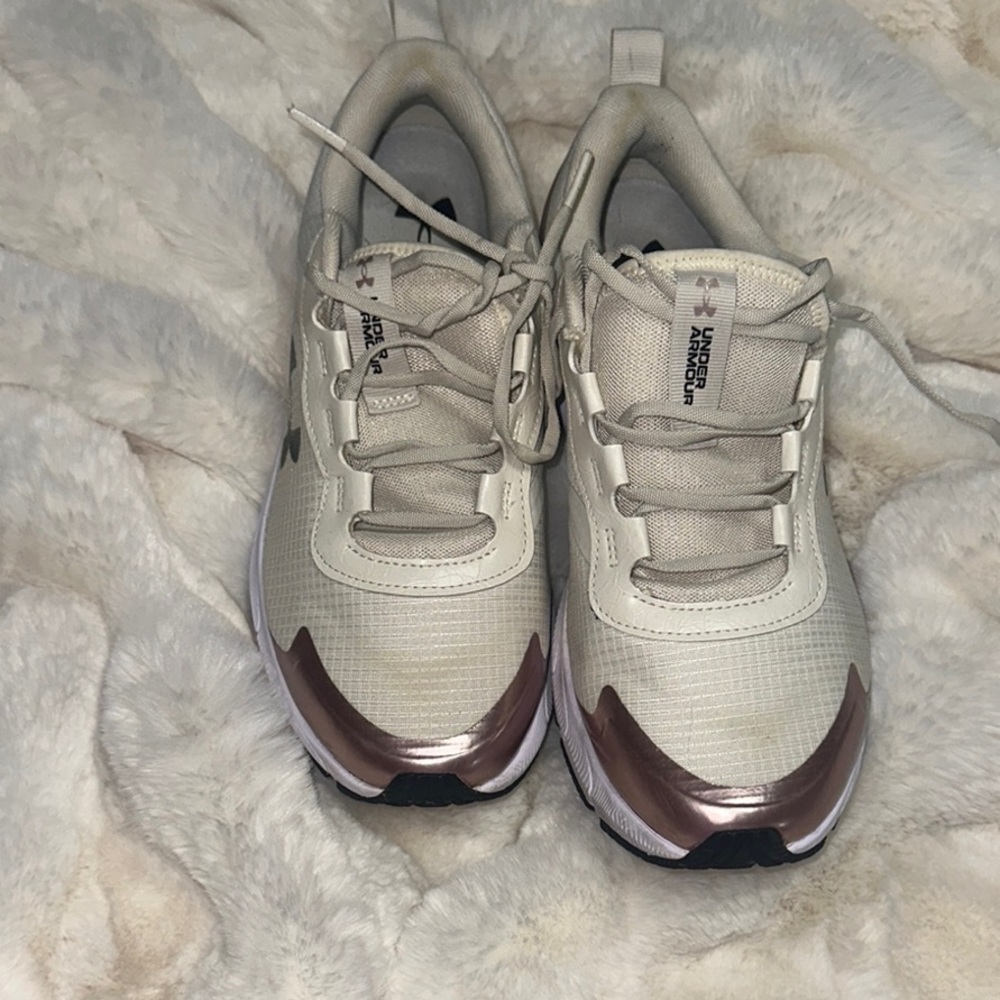 Under Armour Women's Cream Sneakers